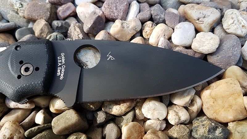 Spyderco SHAMAN Spyderco lock bladed folding knife The soul of this impressive design is its CPM S30V stainless steel blade, which features a full-flat grind for outstanding edge geometry and an acute, utilitarian point. 